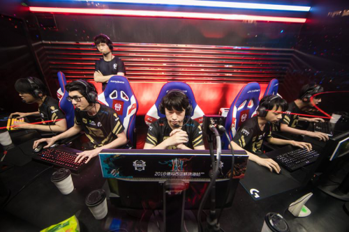 他之后的职 他之后的职