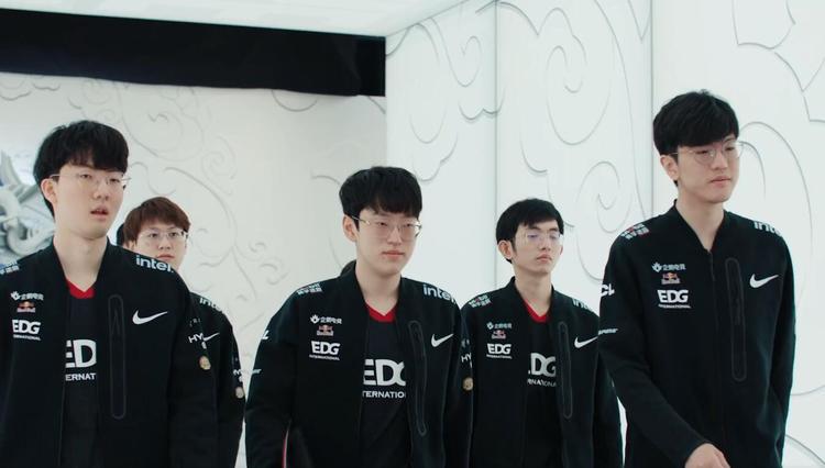 色发挥无疑 色发挥无疑